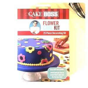 𝅺NWT Cake Boss Flower Cake Kit/ 25 Pieces